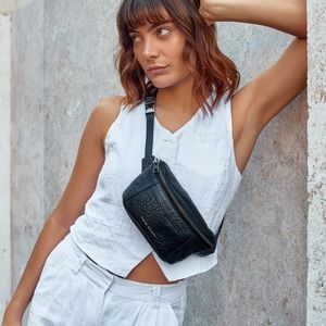 Status anxiety pebble leather fannypack